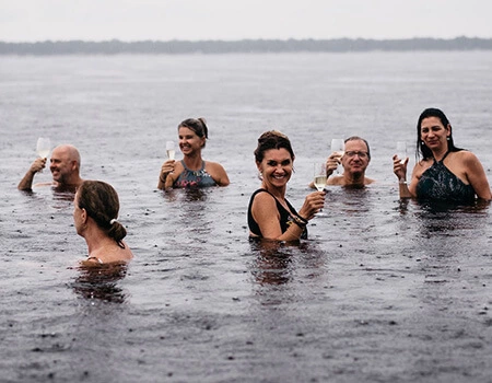 Momentos de relaxamento e conexão com sua família, amigos e natureza no seu estado mais bruto.