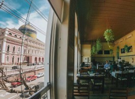 Sabores da floresta:  Visite o Caxiri em Manaus e surpreenda-se!